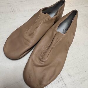 NEW Bloch dance shoes size 6.5. Never worn.